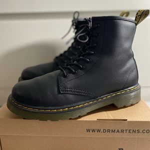Dr. Martens 1460 J in Black with box